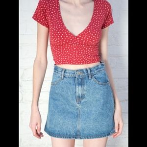 Brandy Melville Amara crop top